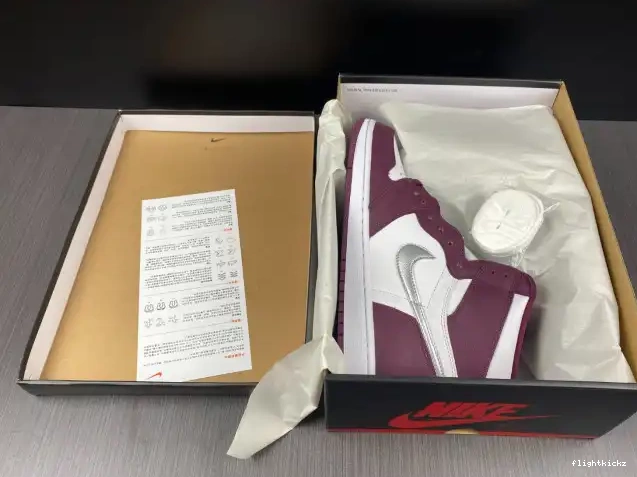Bordeaux Jordan High 1 OG Air 555088-611 0616